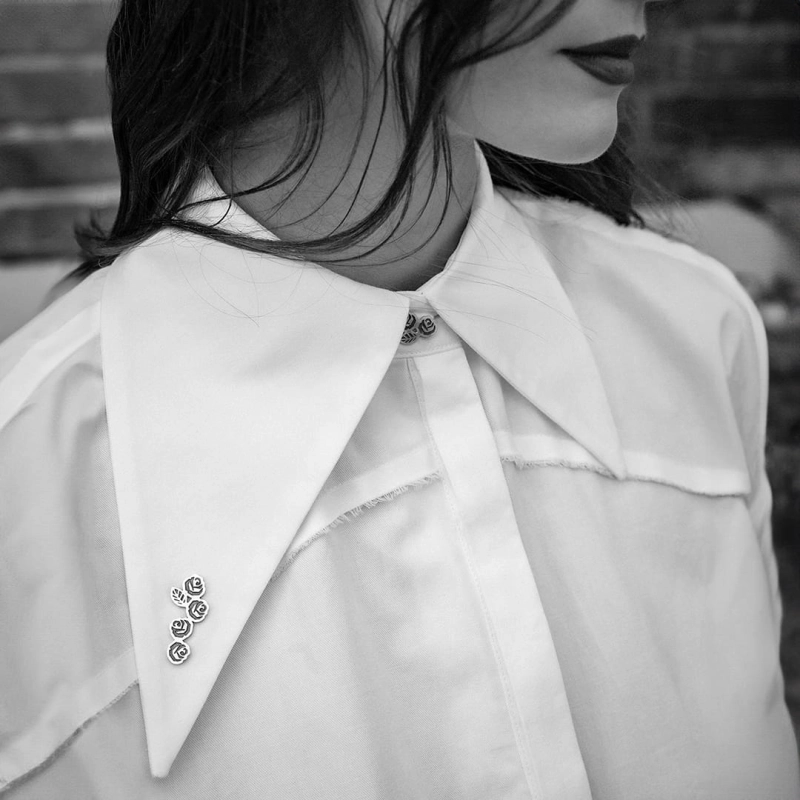 pin róża niki srebro 925