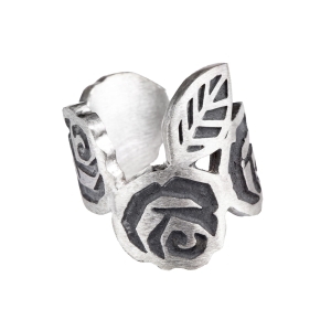 nausznika dwie róże i jeden listek ze srebrna oksydowanego w Katowicach