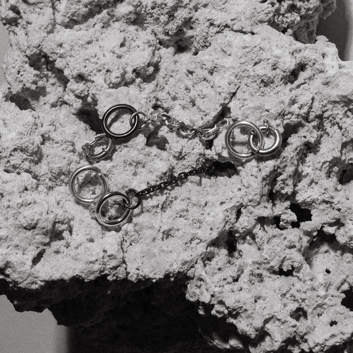 kolczyki ze srebra z łańcuszkami