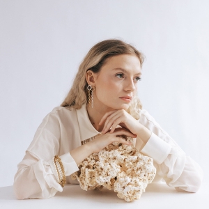 łańcuszki złocone, kolczyki srebro 925