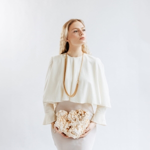 kobieta, naszyjnik popcorn złocony, kolekcja move