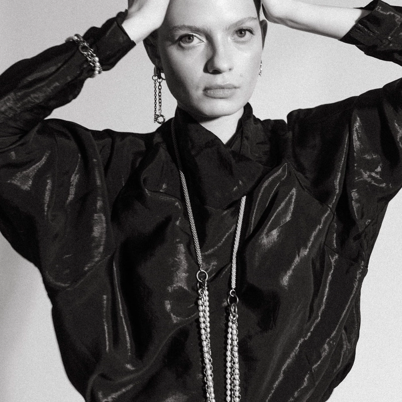 naszyjnik, kobieta w naszyjniku